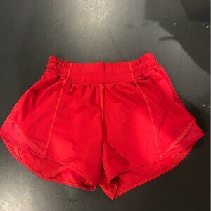 Lululemon Hotty Hot Low-Rise Lined Short 2.5"